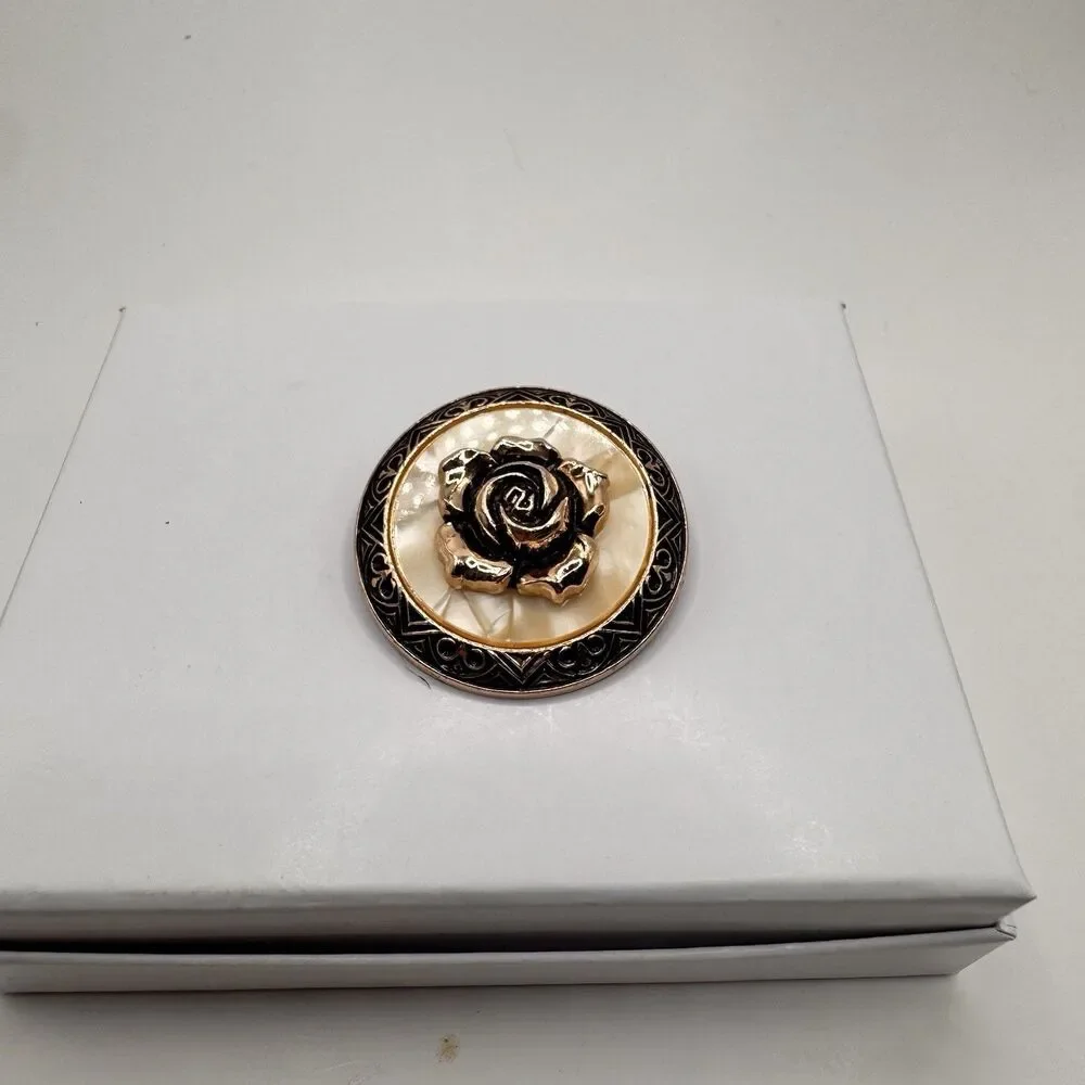 Vintage Rose Scarf Clip – Gold Tone Flower on Faux Mother of Pearl Round Brooch - Picture 3 of 6